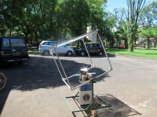 File:Fresnel cooker .jpg