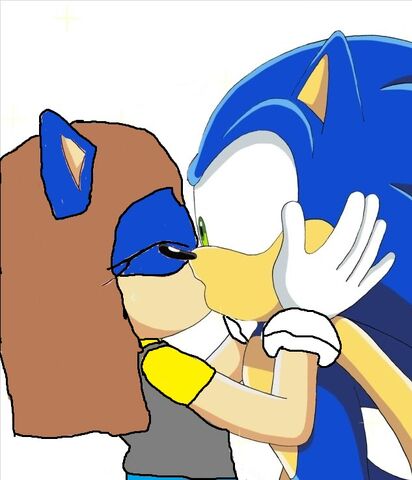 File:Luna kisses Sonic.jpg