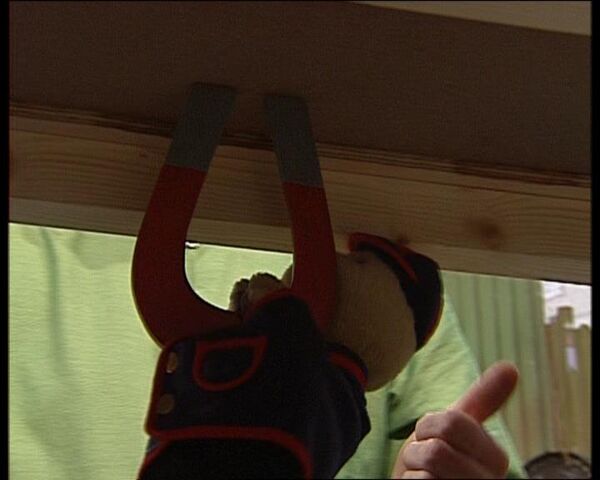 File:PullingtheWool12.jpg