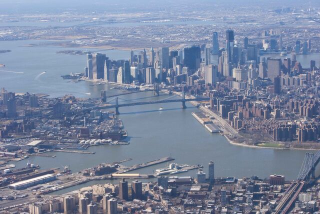 File:Dsc 0557-cropped-small.jpg