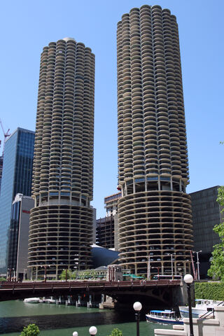 File:RealWorld Marina City Tower.jpg