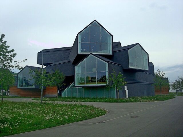 File:RealWorld Vitra House.jpg