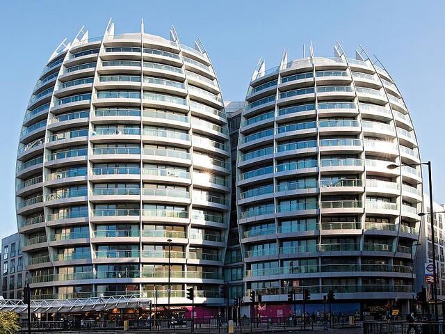 File:RealWorld Beziers Apartments.jpg