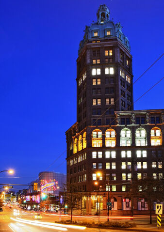 File:RealWorld Sun Tower Hotel (Night).jpg