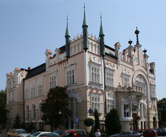 File:RealWorld Rzeszow Bank.jpg