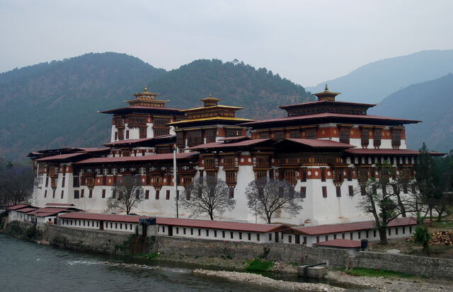 File:RealWorld Punakha Dzong Palace.jpg