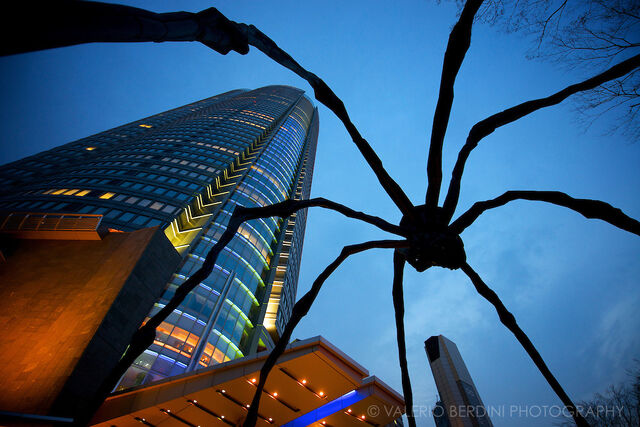 File:RealWorld Spider Statue.jpg