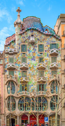 File:RealWorld Casa Batllo.jpg