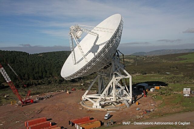 File:RealWorld Radio Telescope.jpg
