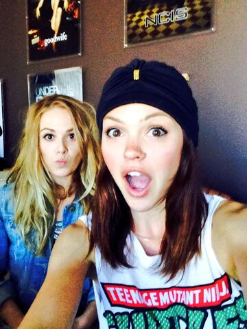 File:Natalie and aimee.jpg