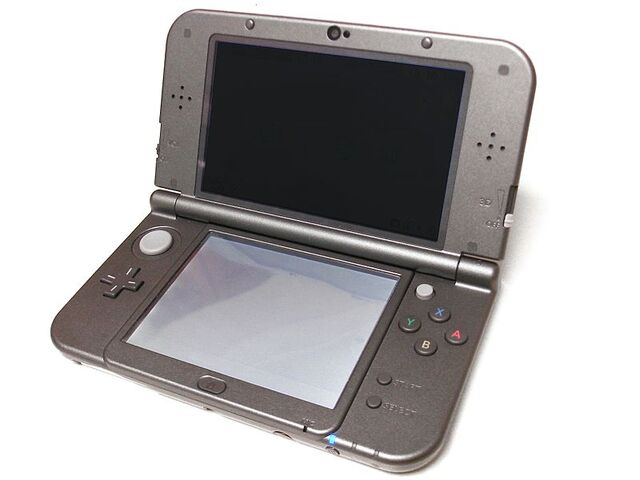 Datei:New-3DS-XL-Black.jpg