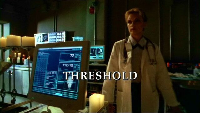 Fichier:SG1-05x02-episodetitle.jpg