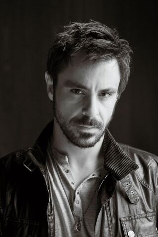 File:Emun Elliott.jpg