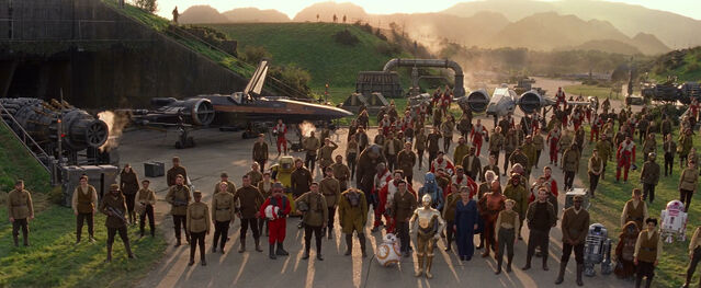File:Resistance group shot R2-KT.jpg