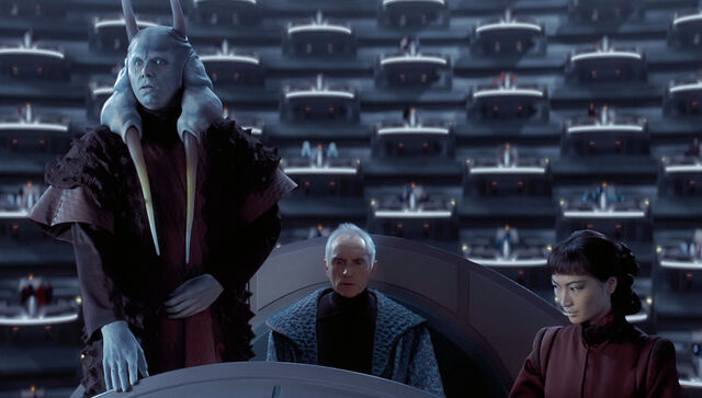 File:ZodKneelsBeforeAmidala-TPMHD.jpg