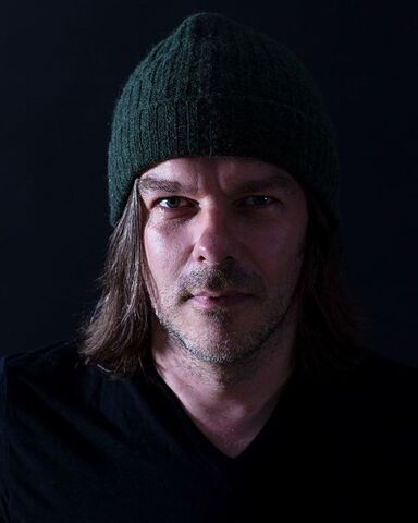 File:Sylvain Neuvel.jpg