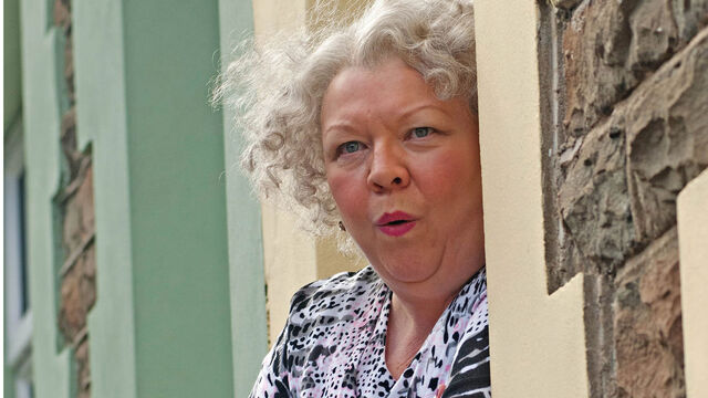 File:Stella-S3E01-Brenda-16x9-1.jpg