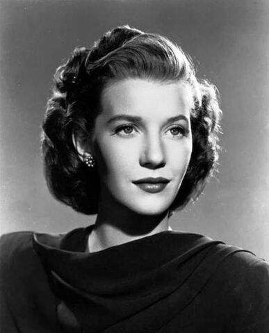 File:Lois Maxwell.jpg