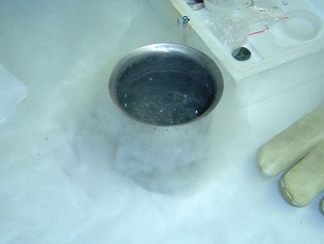 Archivo:Liquid-Nitrogen.jpg