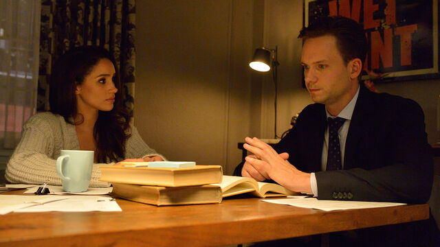 File:S05E14Promo08 - Rachel Mike.jpg