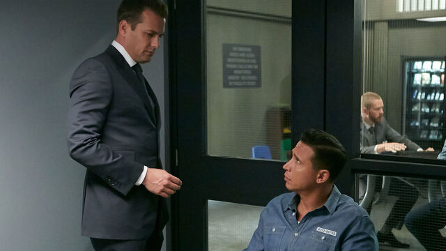 File:S06E05Promo14 - Harvey Kevin.jpg