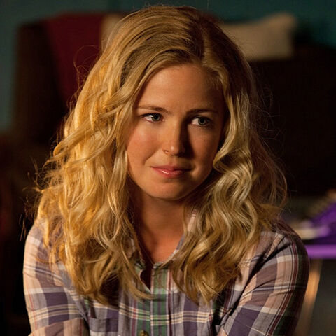 File:CatGrant-KeriLynnPratt-Smallville.jpg