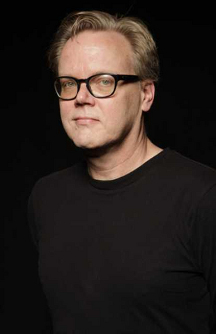 Archivo:Bruce Timm.png