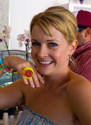 Melissa-joan-hart-portrait