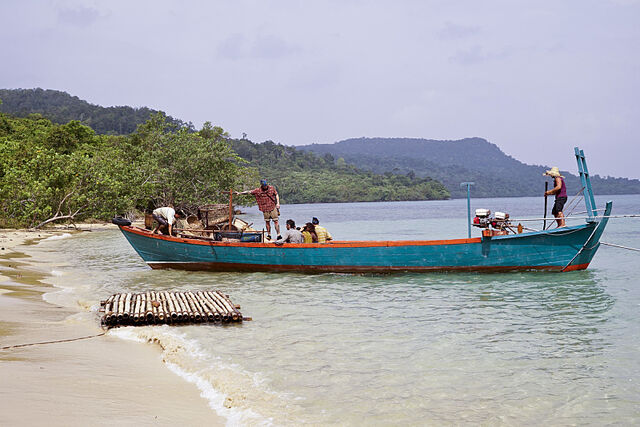 File:S32 press images ep7 106308 D20210b.jpg