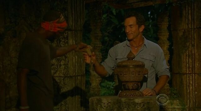 File:Jeremy 2nd hidden immunity idol cambodia.jpg