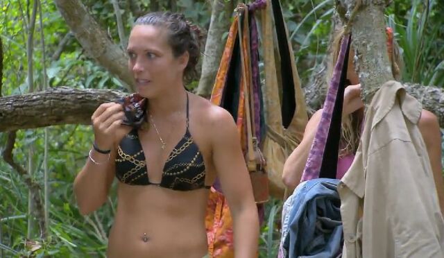 File:Survivor-2014-s28-epi06-preview-04-sarah.jpg