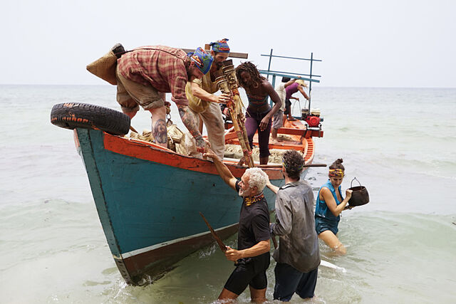 File:S32 press images ep7 106308 D20376b.jpg