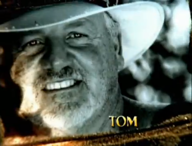 File:Tomsphotoopeningal.png