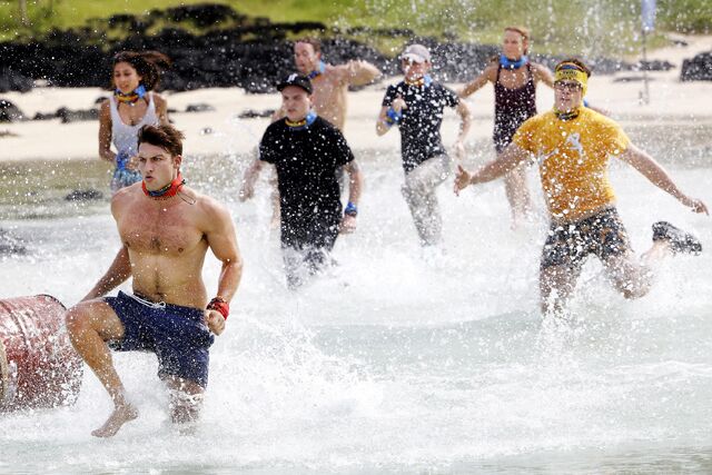 File:Australian-Survivor-Episode-1-Race-For-Fire-Challenge-Brooke2c-Rohan2c-S....jpg