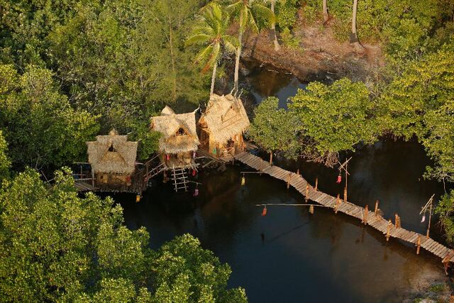 File:Kaoh Rong Tribal Council By Day.jpg