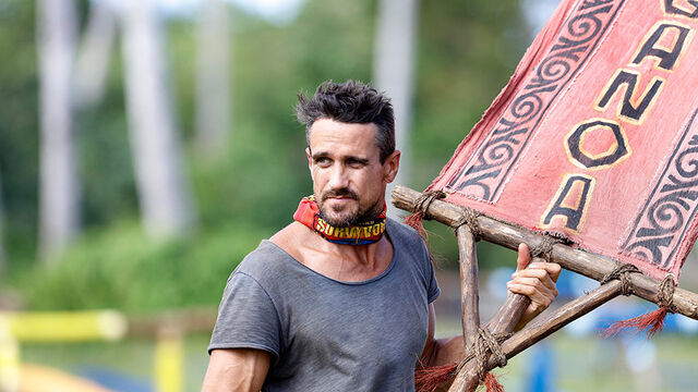 File:Australian-Survivor-Episode-7-Barrel-Bridge-Reward-Challenge-Aganoa---Lee2.jpg