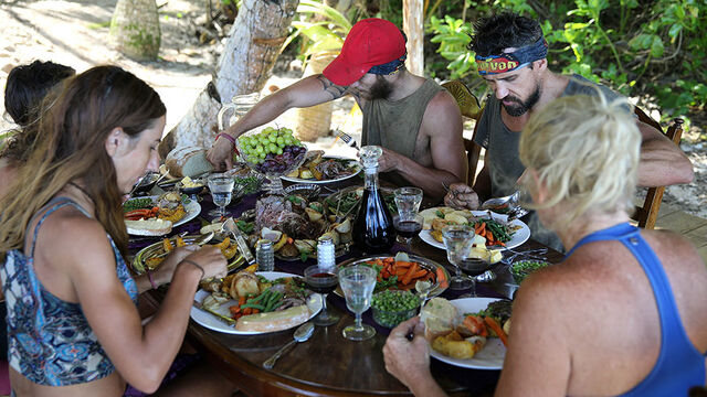 File:Australian-Survivor-Episode-19-Roast-Lunch-Reward---Contestants4.jpg