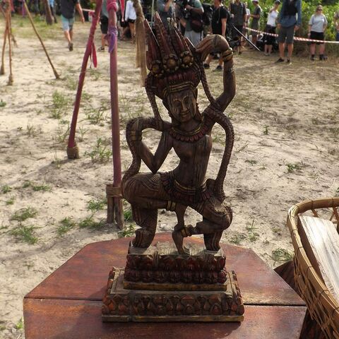 File:Cambodia immunity idol.jpg