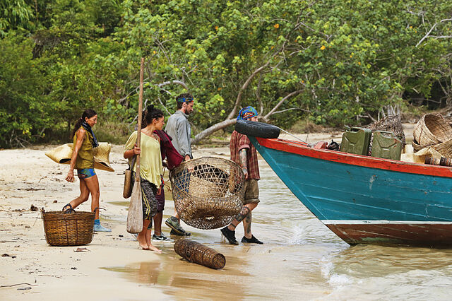 File:S32 press images ep7 106308 D20169b.jpg