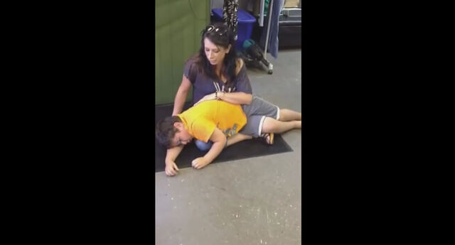 File:Backrubbing.jpg