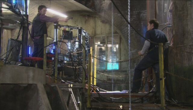 File:Ianto threatens Owen.jpg