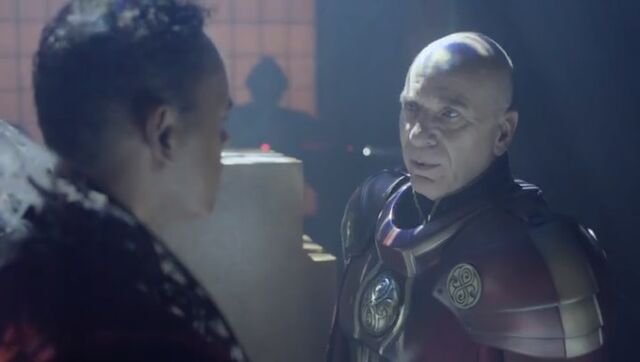 File:General talking about the Moment.jpg