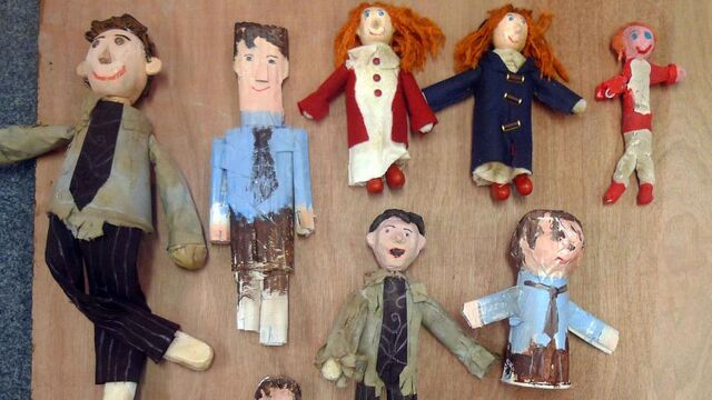 File:AmeliaDolls.jpg