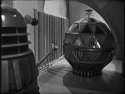 Dalek and Mechanoid outside cell The Chase-6