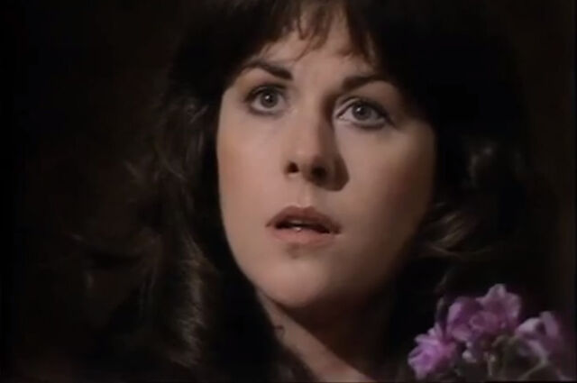 File:SarahJaneHandOfFear.jpg