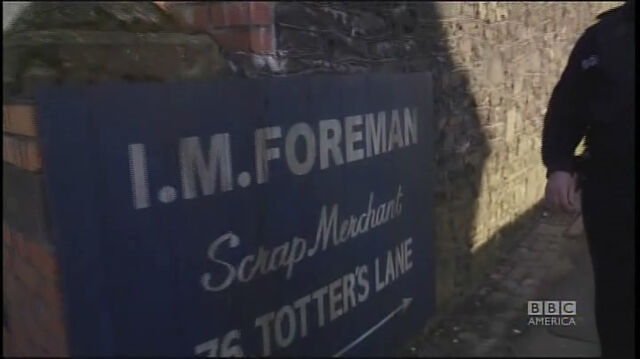 File:Totter's Lane Sign 2.jpg