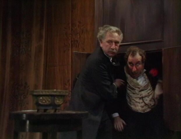 File:Dumbwaiter.jpg