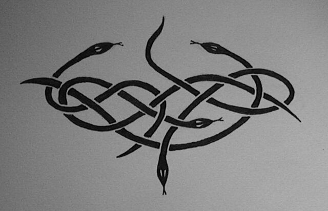 File:Snake tattoo by BeckyRowan.jpg