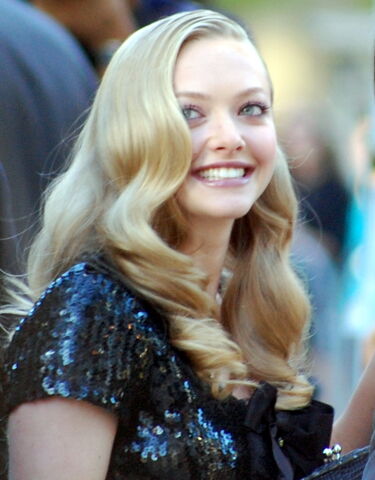 File:Amanda Seyfried.jpg