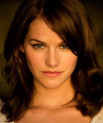 File:Kelly Overton.jpg